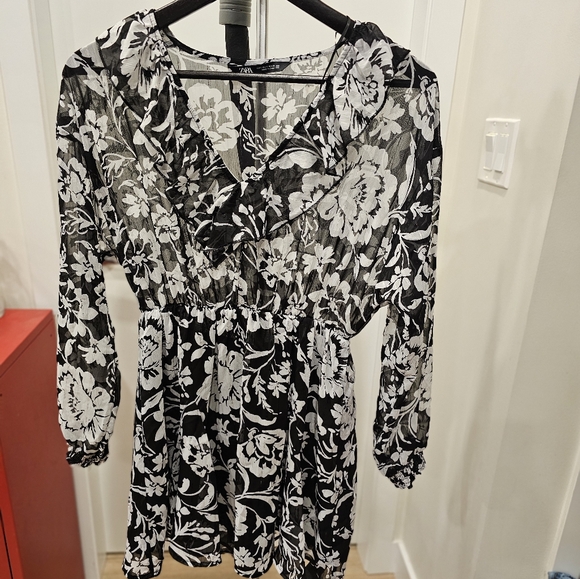 Dress - Picture 2 of 3